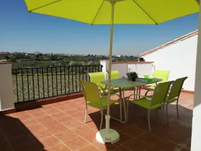 Bright and cozy penthouse in La Zubia, Granada - Image 3