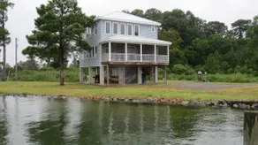 ”Bee-Z Haven” Waterfront Cottage on the Ware River - Image 3