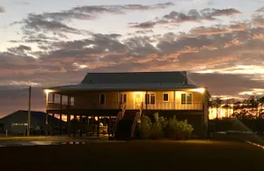Beachcombers Bungalow - Waterfront w/Private Dock! - Image 2