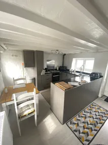 Bumblebee Cottage - Image 3
