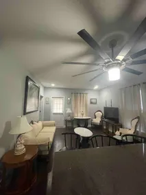 Cheerful 3-Bedroom home with indoor fireplace! - Image 5