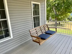 Private & Cozy Home, Close to Lake - Image 3