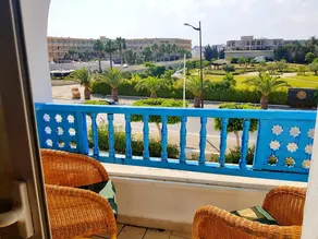 Marina Residence Apartment with Private Pool - Image 4