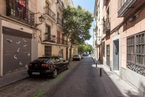 Top-Floor Gem | Heart of Madrid, Walk to Plaza Mayor - Image 2