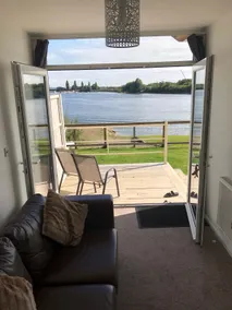 Lake View Lodge Pod - Image 2