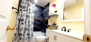 Cozy and centrally located home - Image 5