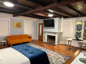 The Blue Suite, Private Parking Included - Image 4