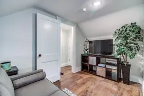 The Maproom Room | 10 Mins to Cleveland Clinic, UH - Image 2