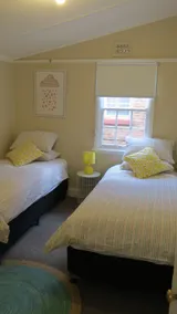 Stylish country cottage in central Orange - Image 5