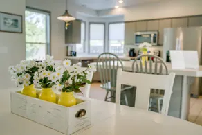 The Daisy house in downtown Eagle. Best location! - Image 3