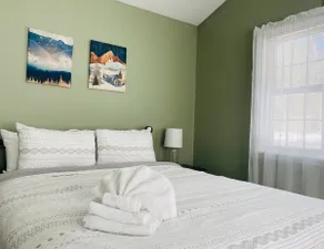 Four-Season Retreat by the Lake; pet friendly! - Image 5