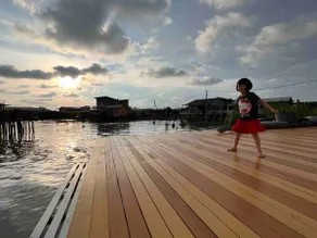 Pulau Ketam Tide Homestay Quiet detached painter's stilt house on the tide - Image 3