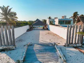 Beautiful beach house, sun, sand and sea - Image 4