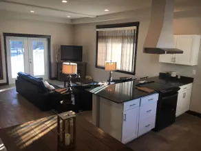 Big & Luxury 3 bed CONDO 1,600 SF - Image 4
