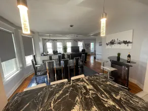 Entire Pleasant Mansion 9BR UT/DT By Lux Life - Image 3