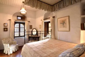 Traditional converted Venetian fort house - Image 3