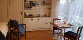 Studio in the foothills - Image 5
