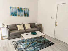 Mid-Century Modern 1BR Home, Parking - Image 3