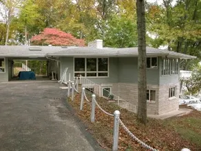 Majestic waterfront retreat on lake Monroe - Image 2