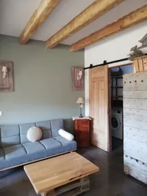 Entire place, quiet. - Image 3