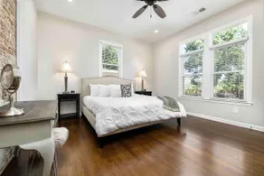 Hotel Joelle | Charming Midtown Gem+ Gated Parking - Image 5