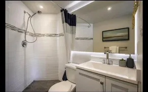 Gorgeous 2 rooms 2 bath BEST location+Pool+Beach - Image 5