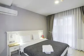 Comfortable Room near to The Square - Image 2