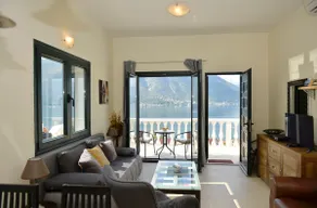 Beautiful Apartment With Breathtaking View - Image 2