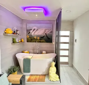 Suite Luxury & Relaxing near AirPort Solar System - Image 4