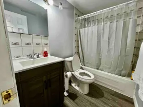Lovely studio apartment with easy access to city - Image 4