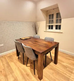 One Bedroom Apartment with Parking, Winchester - Image 3