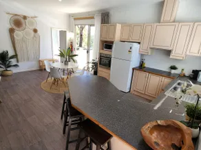 Long Beach Guesthouse - Image 5