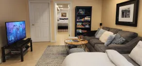 T&T’s Comfy Artists’ Retreat BnB - Image 2