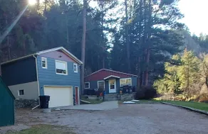 Hideaway on Bridge Lane - Image 2