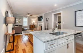 Pet-friendly bungalow, walk to Five Points - Image 4
