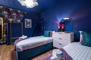 Spacious and Modern 5 BR House - Image 3