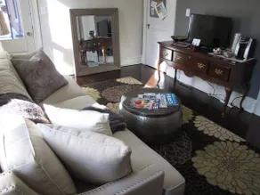 A Large Pied-à-Terre - Image 3