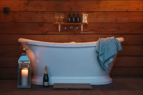 Charming Waterfront Cabin 1 + Outdoor bath - Image 3