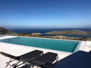 Mountain and Private Beach Villa Falcon 2-8 pers. - Image 4