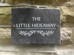 The Little Hideaway - Historic Gem off Haworth Main Street -Log Fire - Image 2