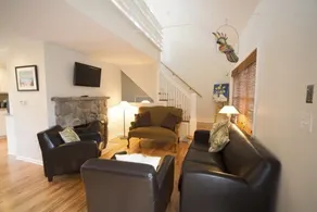 Vintage Lake Michigan Beach Cottage: 4br+loft,3ba-Sleeps 17 - Image 2