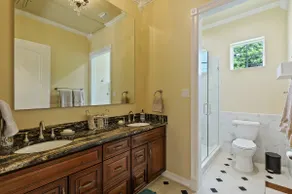 Ballard Bungalow -Downtown Wylie - Image 5