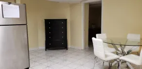 Private Upscale Apartment - Image 4