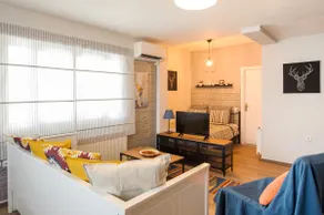 La Casa - traditionally elegant apt 38m2 w prk grd - Image 3