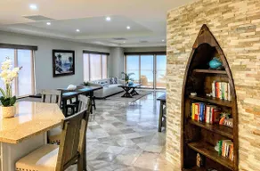 Downtown Oceanfront — Stylish, Secure & Walkable - Image 2
