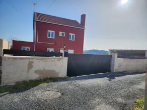 house with pool and barbecue - Image 4