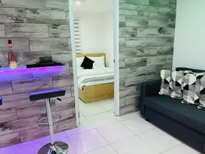 Romantic central apartment with Wi-fi and jacuzzi - Image 2