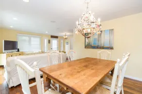 Beautiful Beach House with Large Swimming Pool in Ocean Beach - Image 5