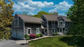 Stunning 4 bedroom with access to private beach - Image 2
