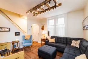 Adorable North Side Carriage House - Image 2